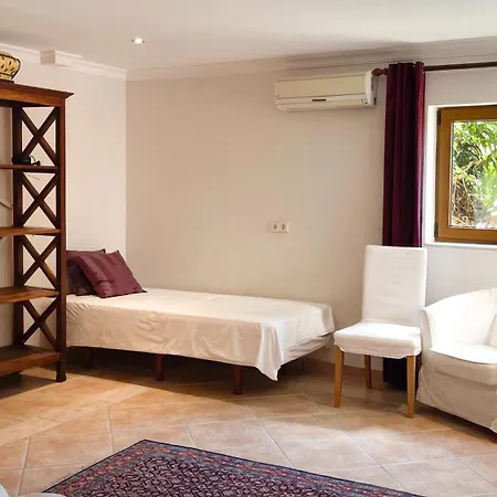 Del Gato Villa