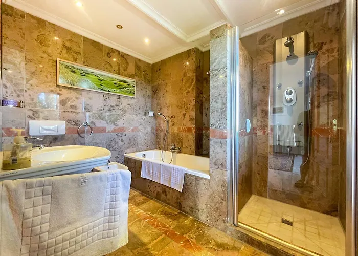 Del Gato * マルベーリャ